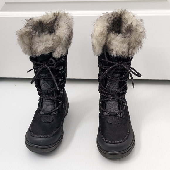 NWOT Helly Hansen Fur Trimmed Winter Boots Size 6 - Picture 2 of 10